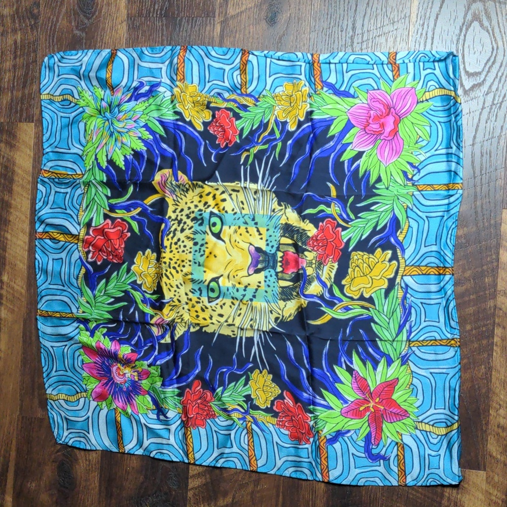 NEW LuLaRoe Handkerchief - Picture 1 of 1